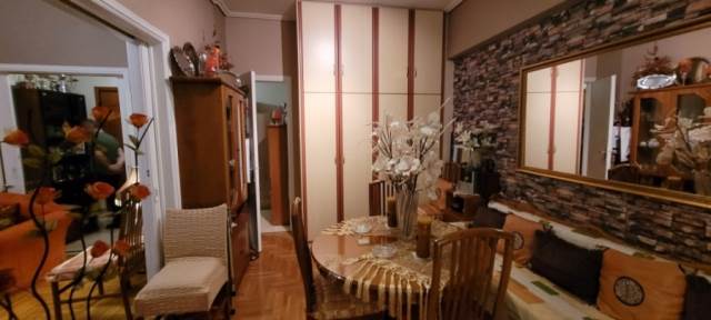 (For Sale) Residential Apartment || Athens Center/Athens - 64 Sq.m, 2 Bedrooms, 100.000€ 