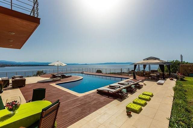 (For Sale) Residential  || Chania/Akrotiri - 646 Sq.m, 6 Bedrooms, 1€ 